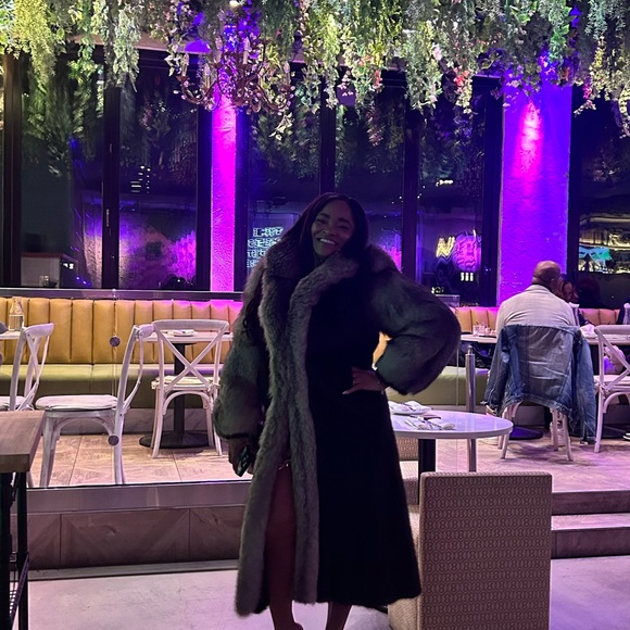 Hi, I’m Arista 💎🩷🛍️ Meet The Posher Update ⭐️ - Picture 2 of 11